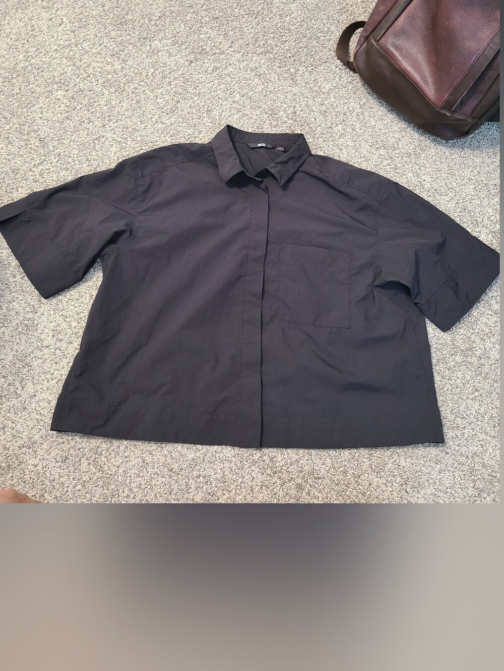 Uniqlo Black Nylon Short Sleeve Cropped Button Down Shirt Size M